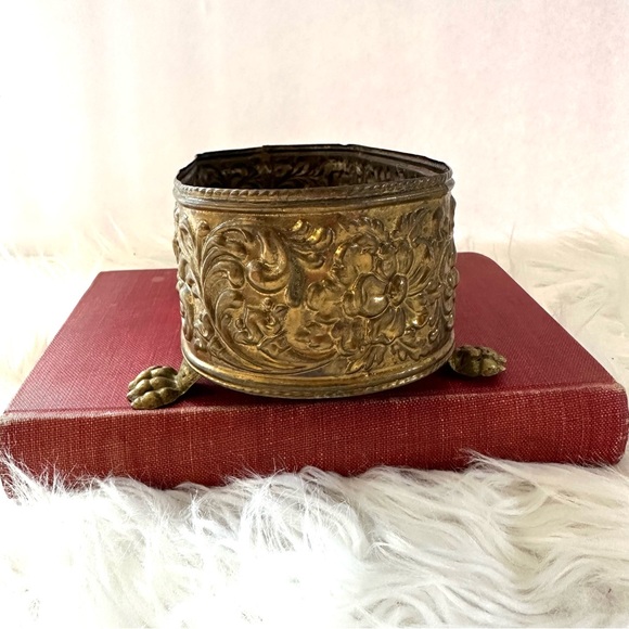 Beautiful Floral Copper Clawfoot Gold Cashpot Planter - Picture 4 of 7